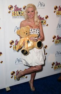 Holly Madison feet photo thumbnail