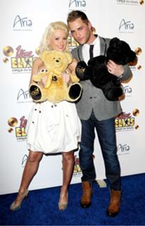 Holly Madison feet photo thumbnail