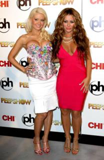 Holly Madison feet photo thumbnail