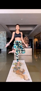 Shilpa Shetty Kundra feet photo thumbnail