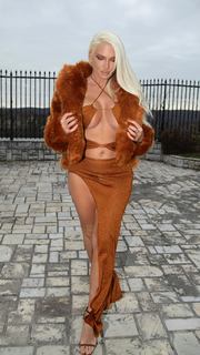 Jelena Karleusa feet photo thumbnail