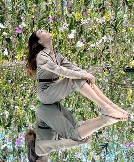 Karlie Kloss feet photo thumbnail