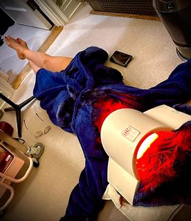 Mariska Hargitay feet photo thumbnail