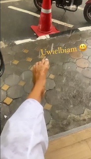Edyta Górniak feet photo thumbnail