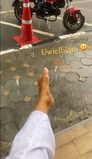 Edyta Górniak feet photo thumbnail