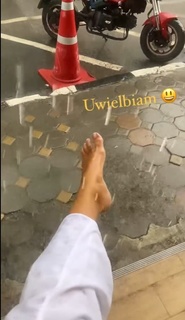 Edyta Górniak feet photo thumbnail