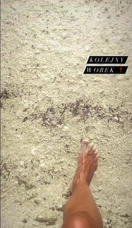 Edyta Górniak feet photo thumbnail