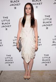 Lily Collins feet photo thumbnail