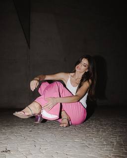 Camila Queiroz feet photo thumbnail