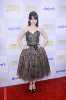 Lily Collins feet photo thumbnail