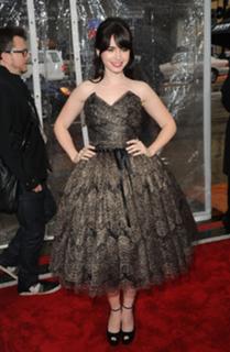 Lily Collins feet photo thumbnail