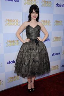 Lily Collins feet photo thumbnail