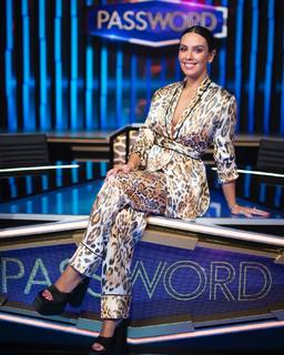 Cristina Pedroche feet photo thumbnail