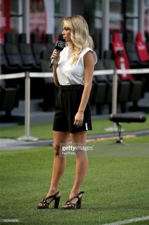 Diletta Leotta feet photo thumbnail