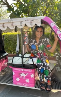 Mindy Kaling feet photo thumbnail
