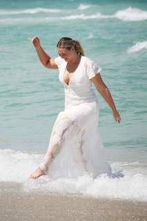 Iskra Lawrence feet photo thumbnail