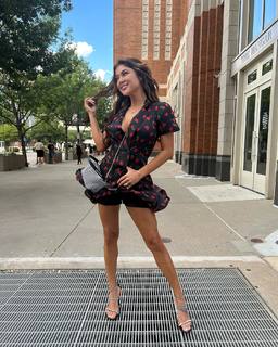 Arianny Celeste feet photo thumbnail