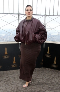 Ashley Graham feet photo thumbnail