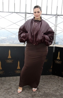 Ashley Graham feet photo thumbnail