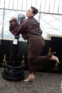 Ashley Graham feet photo thumbnail