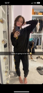 Brittney Smith feet photo thumbnail