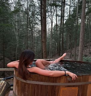 Brittney Smith feet photo thumbnail