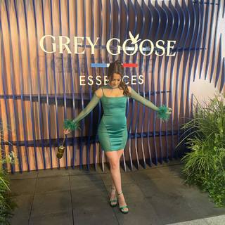 Laura Marano feet photo thumbnail