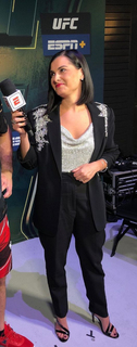 Megan Olivi feet photo thumbnail