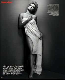 Charlize Theron feet photo thumbnail