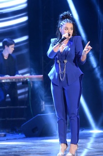 Ewa Farna feet photo thumbnail
