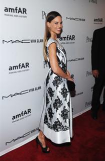 Hilary Swank feet photo thumbnail