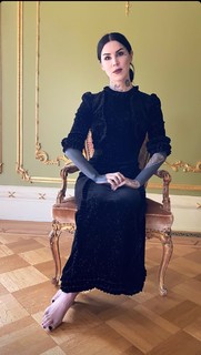 Katherine von Drachenberg feet photo thumbnail