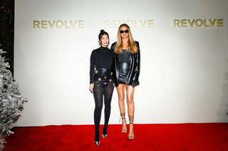 Khloé Kardashian feet photo thumbnail