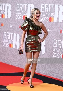 Laura Whitmore feet photo thumbnail