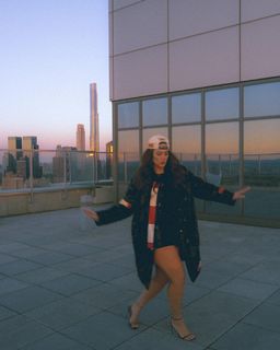 Ashley Graham feet photo thumbnail