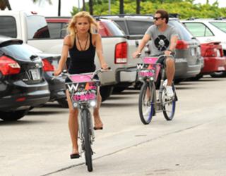 Michelle Hunziker feet photo thumbnail