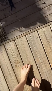 Amanda Cerny feet photo thumbnail