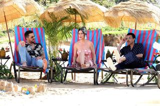 Katy Perry feet photo thumbnail