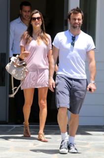 Alessandra Ambrosio feet photo thumbnail
