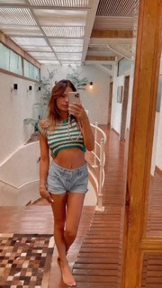 Isis Valverde feet photo thumbnail