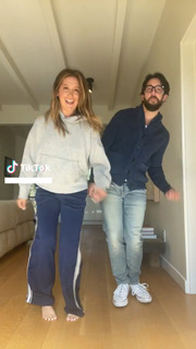 Ashley Tisdale feet photo thumbnail