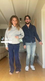 Ashley Tisdale feet photo thumbnail