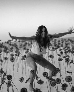 Lena Meyer-Landrut feet photo thumbnail