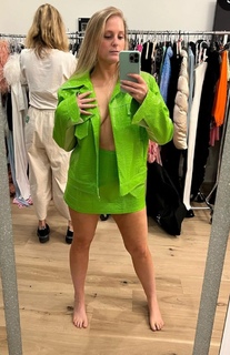 Meghan Trainor feet photo 5