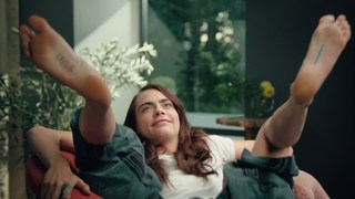 Cara Delevingne feet photo thumbnail