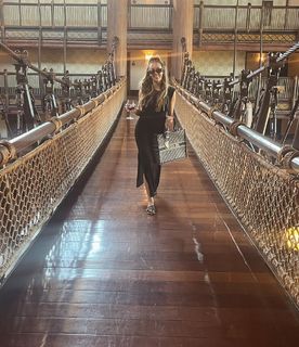 Chelsea Green feet photo thumbnail