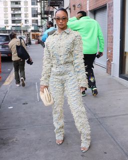 Draya Michele feet photo thumbnail