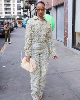 Draya Michele feet photo thumbnail