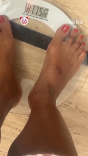 Gracyanne Barbosa feet photo thumbnail
