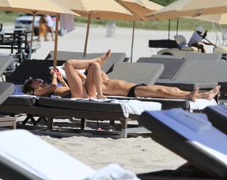 Ilary Blasi feet photo thumbnail